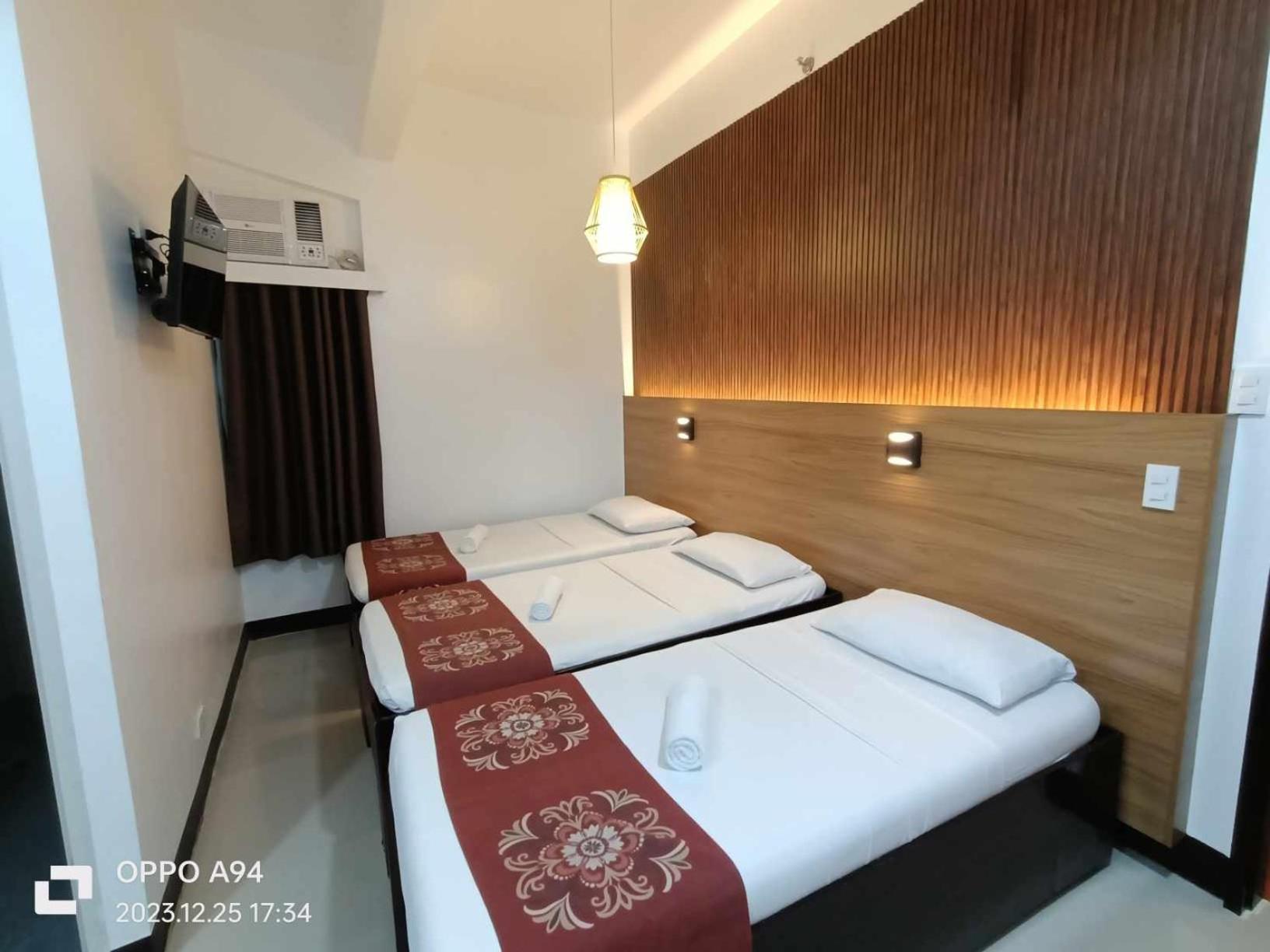 Stone House Quezon City San Juan  Экстерьер фото