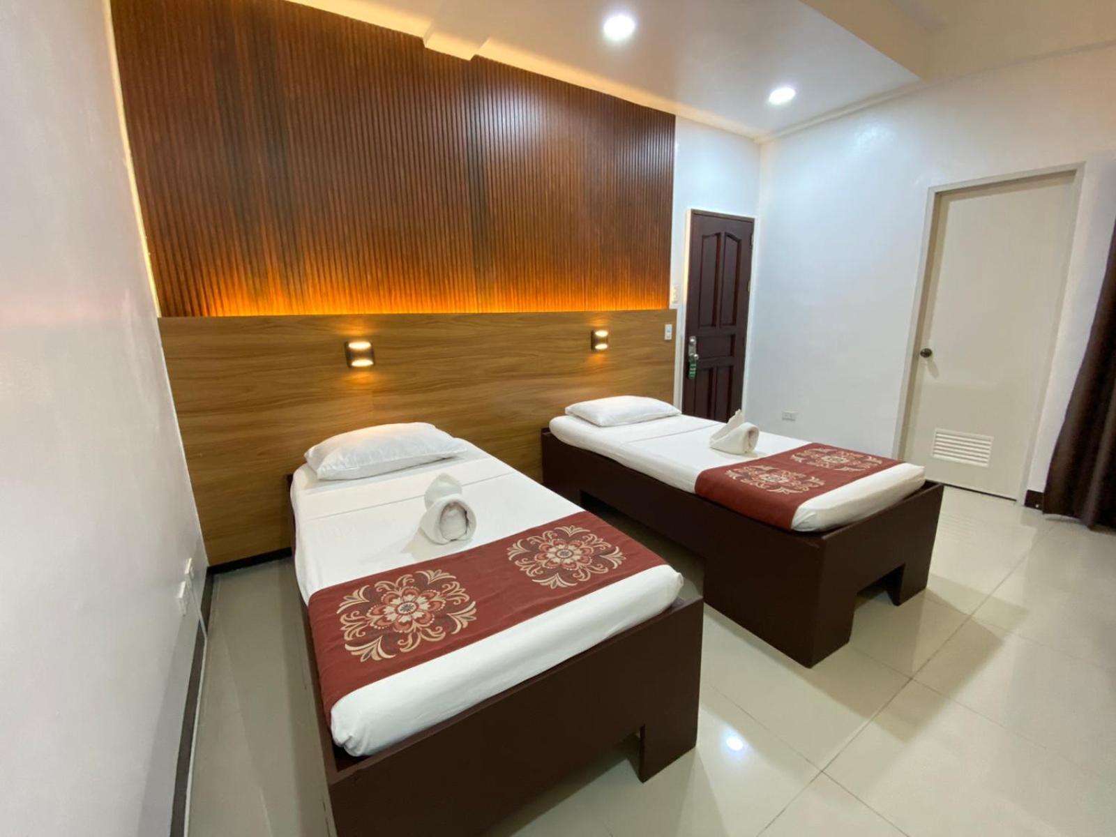 Stone House Quezon City San Juan  Экстерьер фото