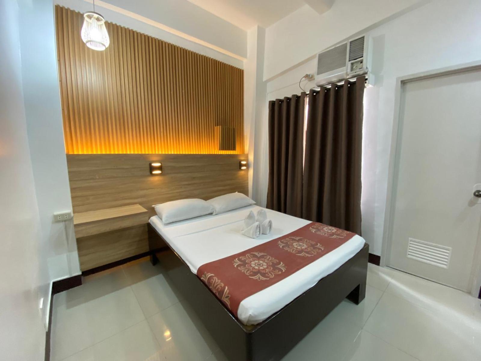 Stone House Quezon City San Juan  Экстерьер фото