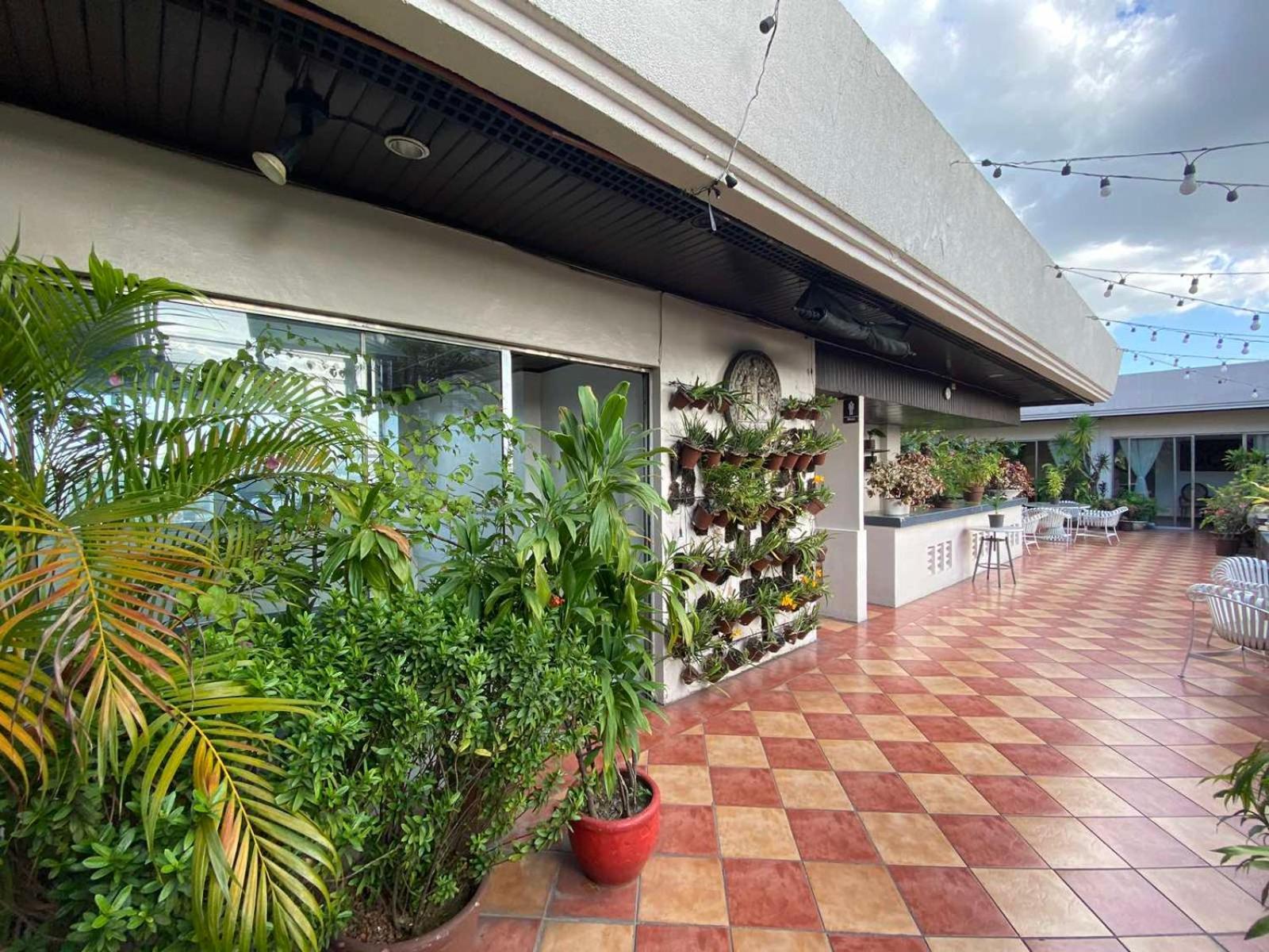 Stone House Quezon City San Juan  Экстерьер фото