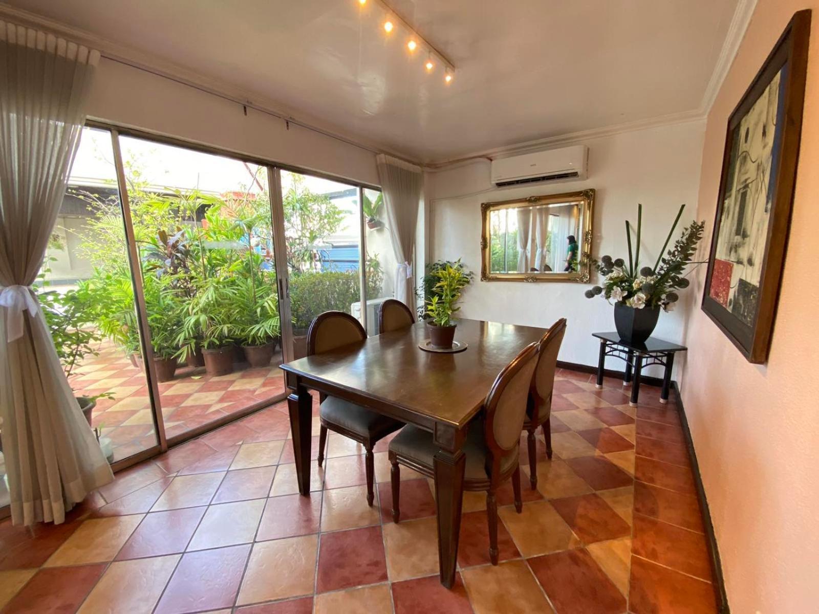 Stone House Quezon City San Juan  Экстерьер фото