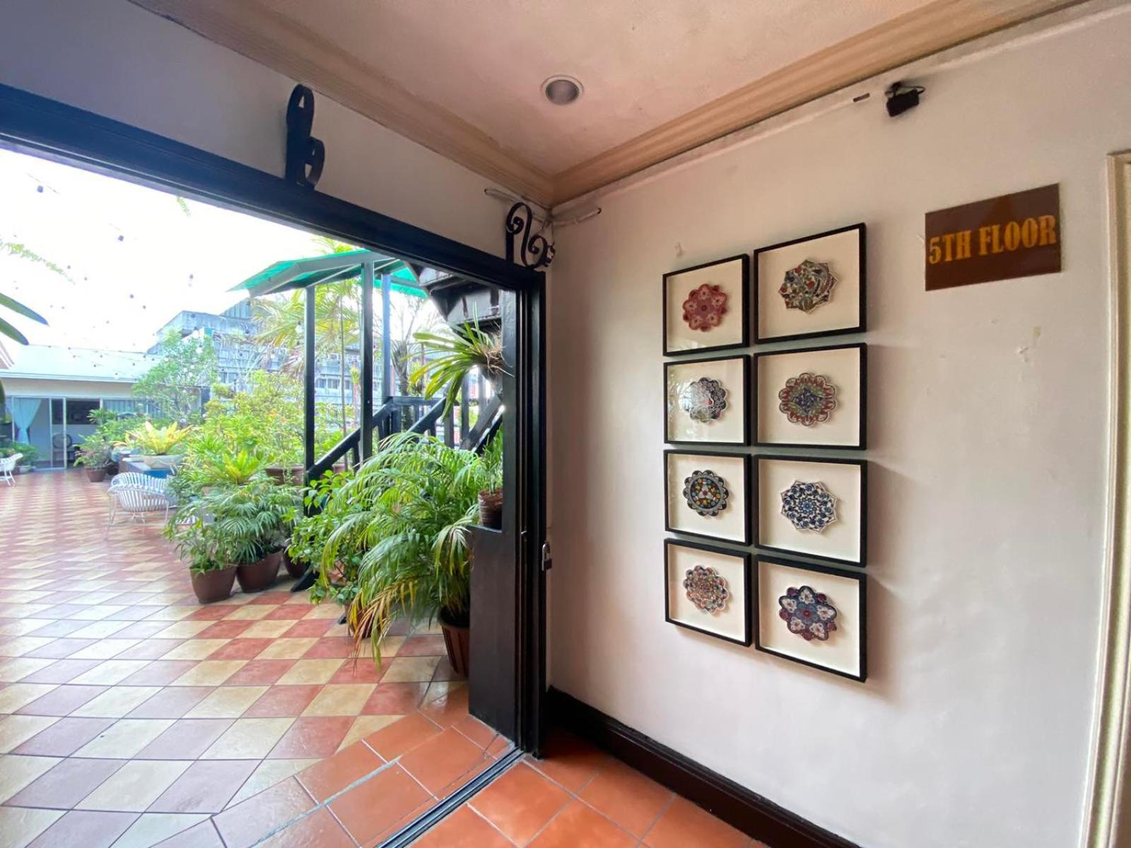Stone House Quezon City San Juan  Экстерьер фото