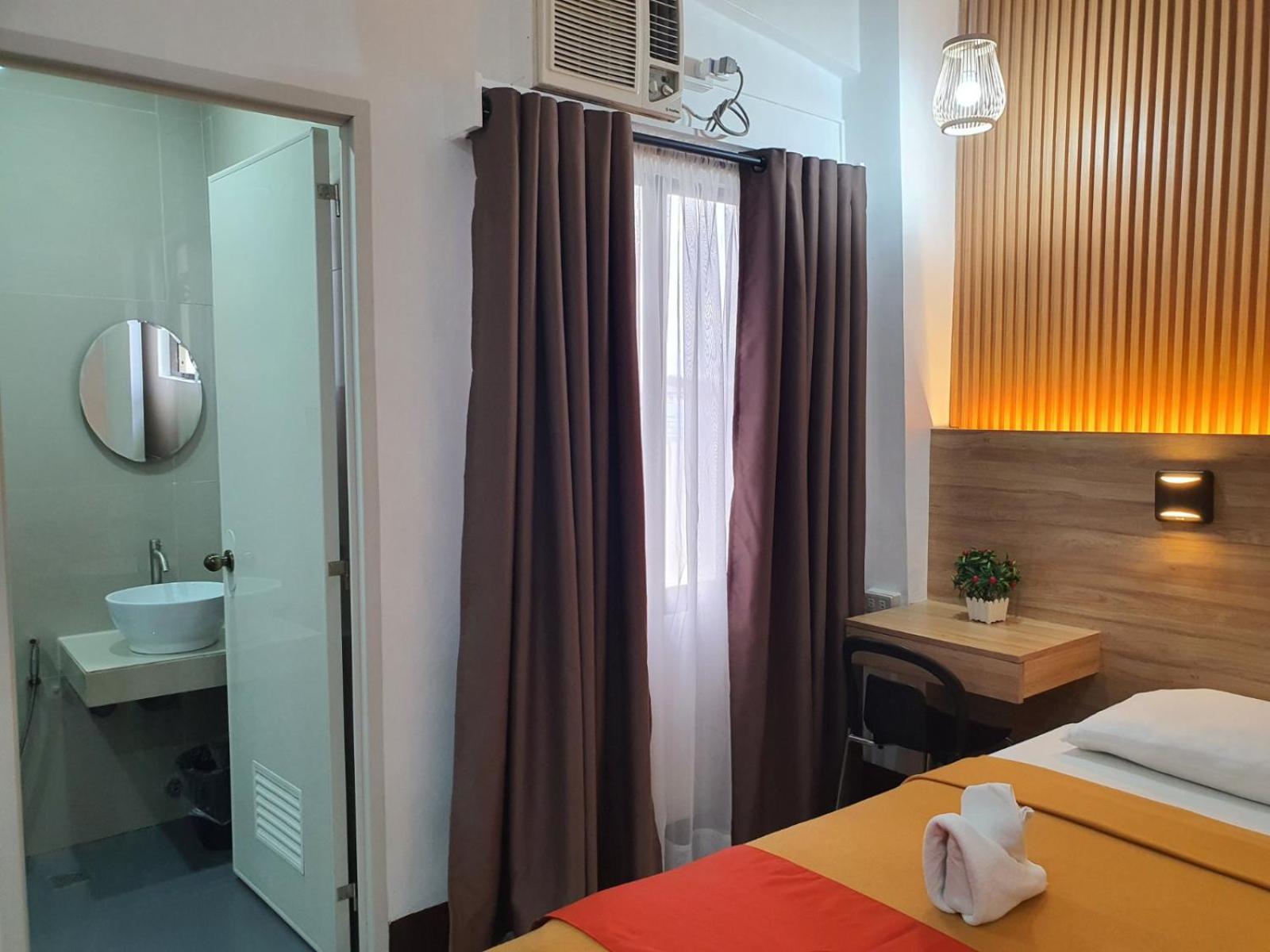 Stone House Quezon City San Juan  Экстерьер фото