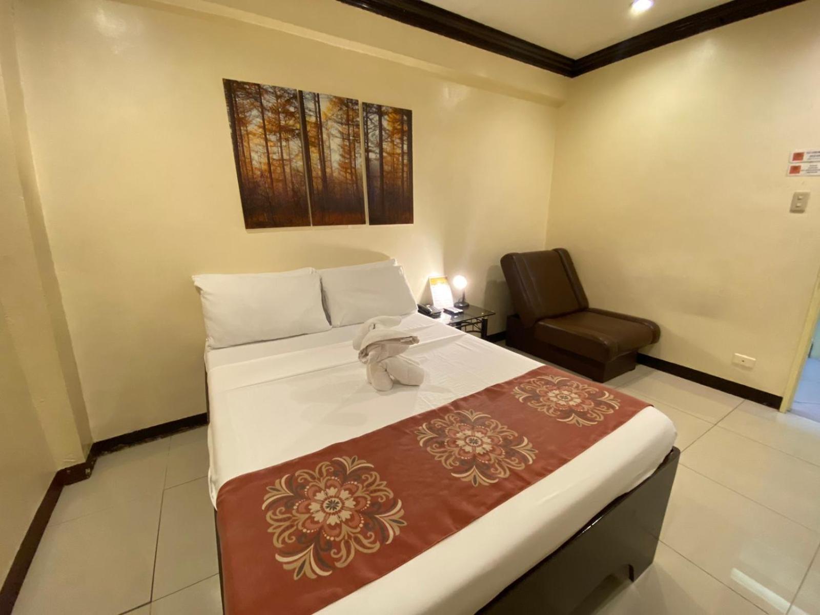 Stone House Quezon City San Juan  Экстерьер фото